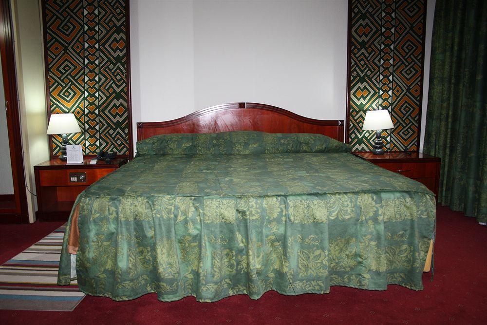 Gaweye Hotel Niamey Exterior photo